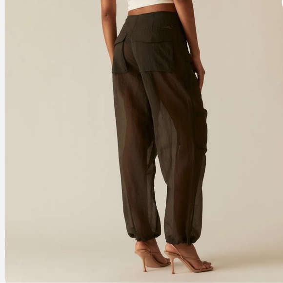 Kith Pants - FLASH SALE⚡️Kith Women Nuru Sheer Parachute Pant - Canopy
